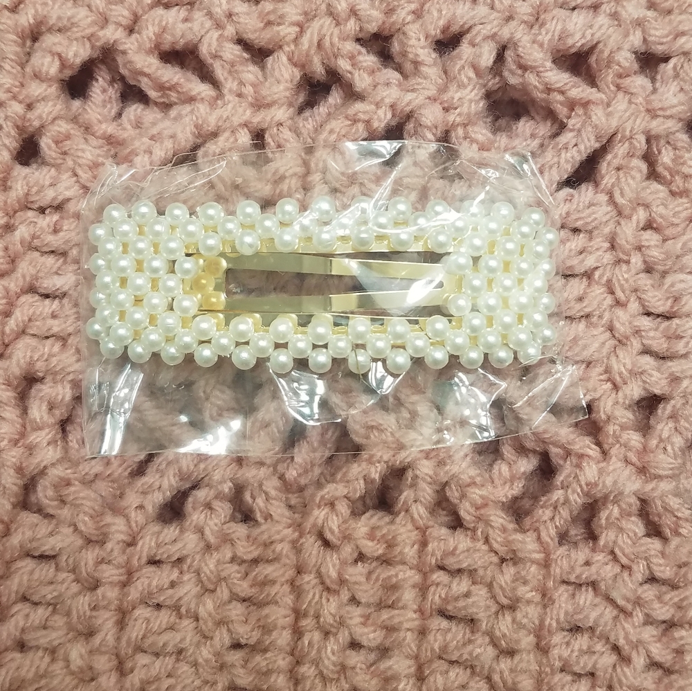 Embellished Pearl Hair Clip